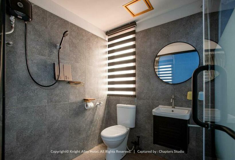 חדר סטנדרט, Knight Alley