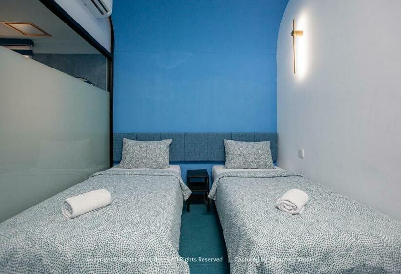 חדר סטנדרט, Knight Alley