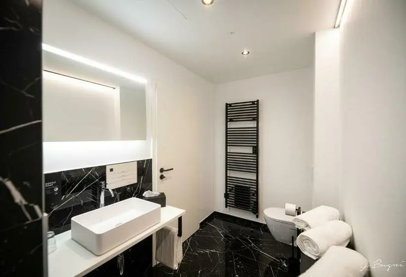 デラックスルーム, Boutique Hôtel, La Cour De La Reine, Rooftop & Bistronomique Restaurant