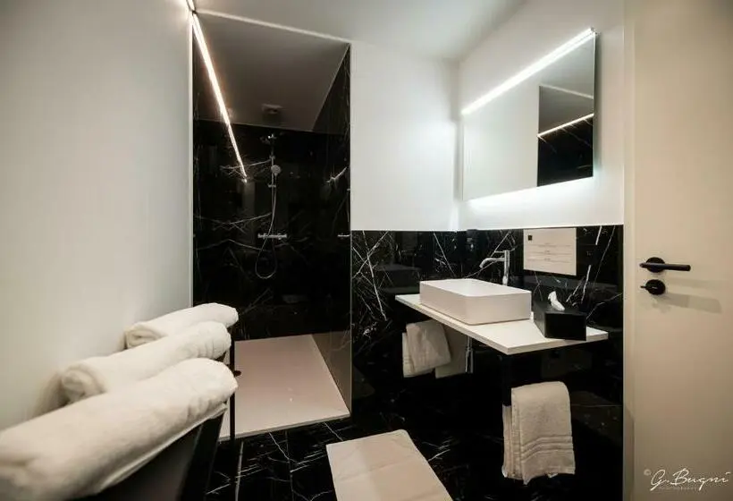 デラックスルーム, Boutique Hôtel, La Cour De La Reine, Rooftop & Bistronomique Restaurant