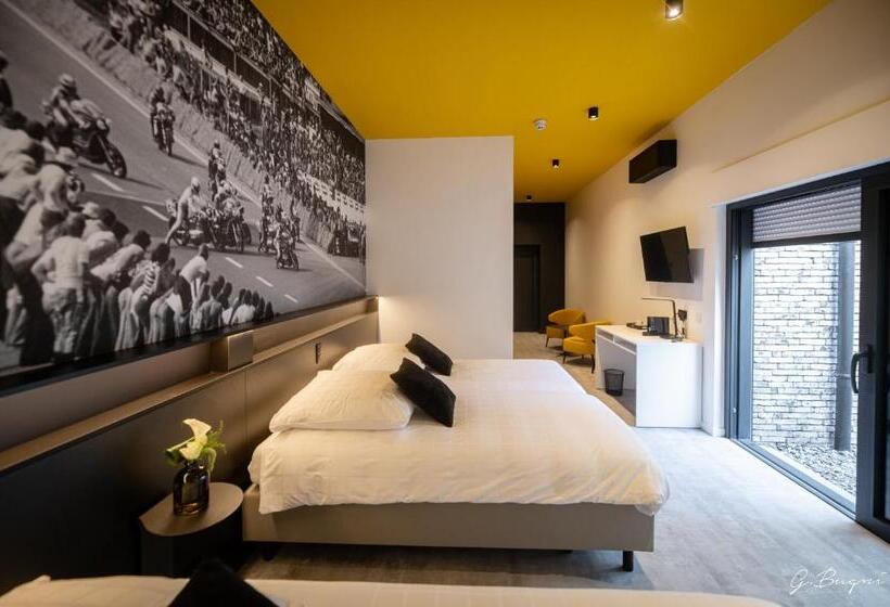 Трехместный Номер Deluxe, Boutique Hôtel, La Cour De La Reine, Rooftop & Bistronomique Restaurant