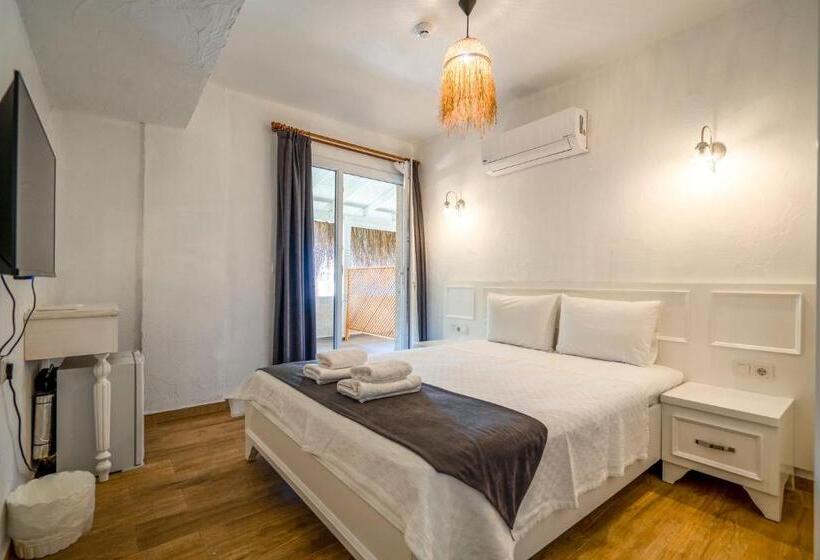 Трехместный Номер Deluxe, Londi̇a Otel