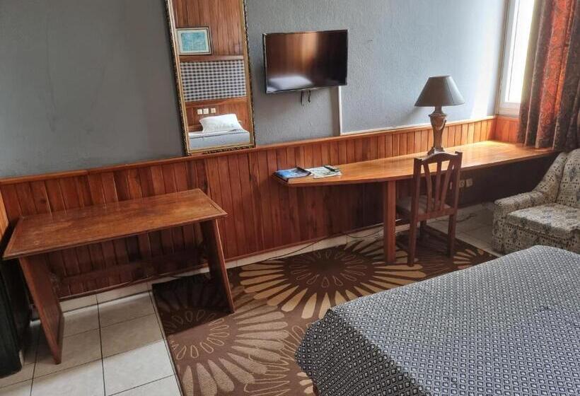 חדר משפחתי, Saffana