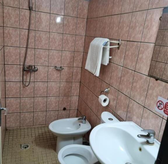 חדר משפחתי, Saffana