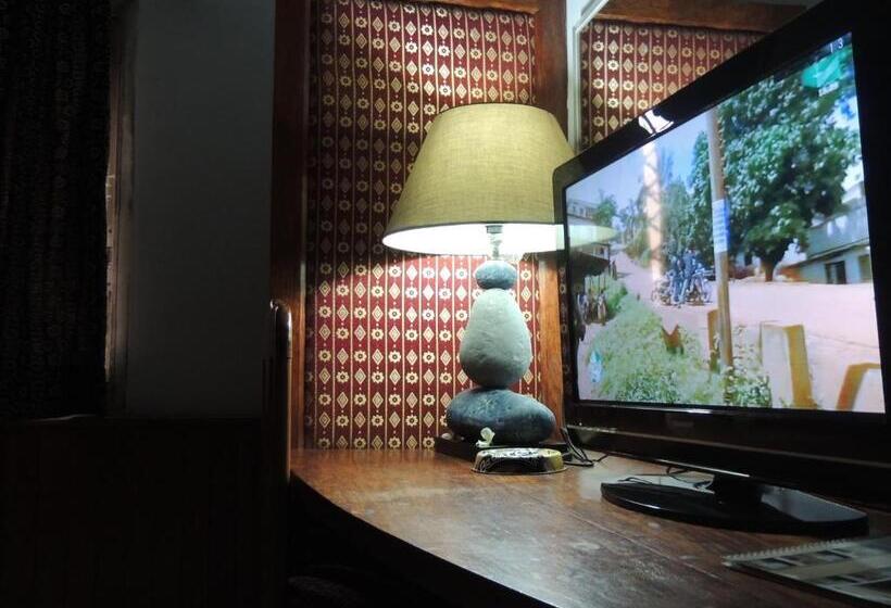 חדר דלוקס, Saffana