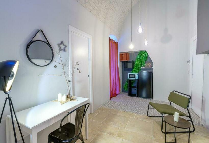 חדר דלוקס, Paso A Paso