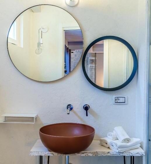 חדר סטנדרט לארבעה, Paso A Paso