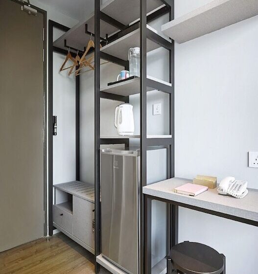 Studio Standard Łóżko Queen Size, Komune Living & Wellness In The Park