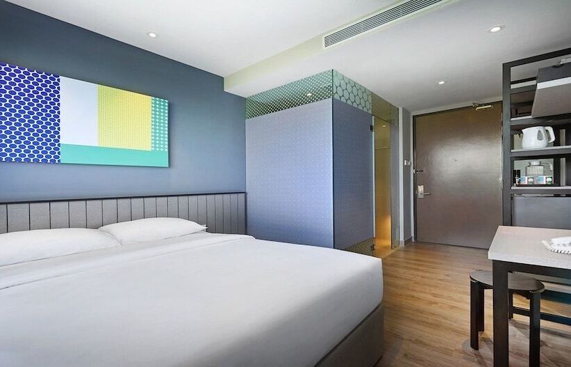 Studio Standard Łóżko Queen Size, Komune Living & Wellness In The Park