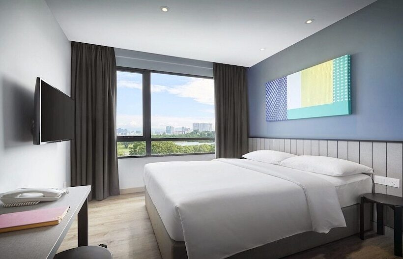 Studio Standard Łóżko Queen Size, Komune Living & Wellness In The Park