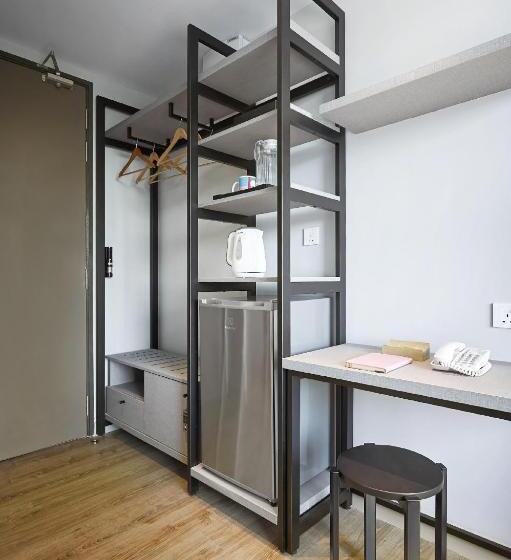 Studio Standard Łóżko Queen Size, Komune Living & Wellness In The Park