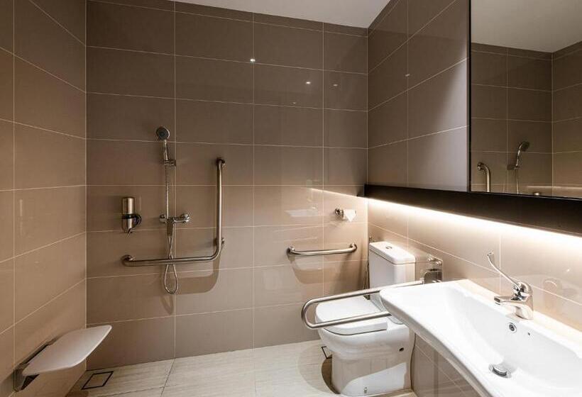 Studio Standard Łóżko Queen Size, Komune Living & Wellness In The Park