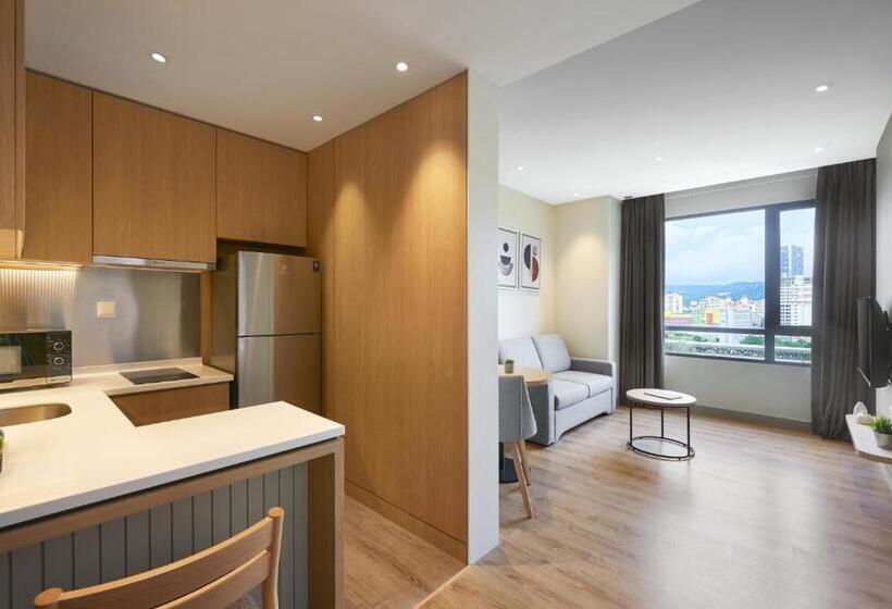 Pokój Executive, Komune Living & Wellness In The Park