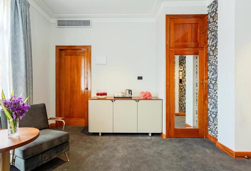 اتاق سوپریور با تخت بزرگ, Wigram