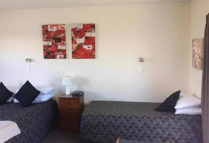 استودیوی استاندارد, Asure Kapiti Court Motel
