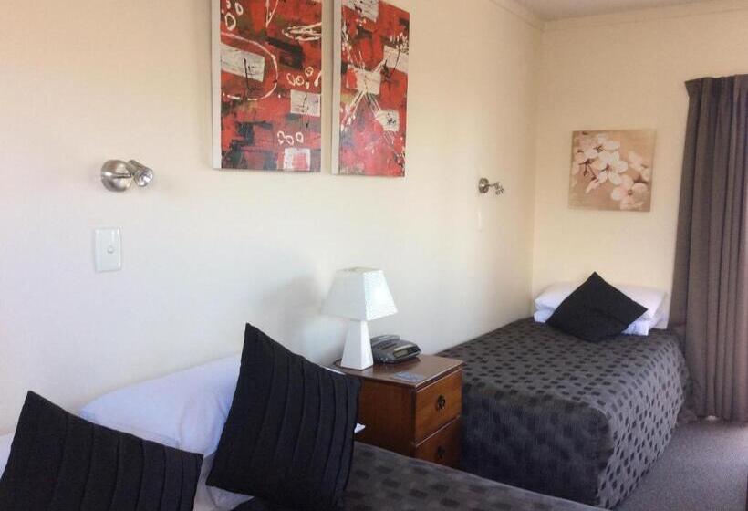 استودیوی استاندارد, Asure Kapiti Court Motel