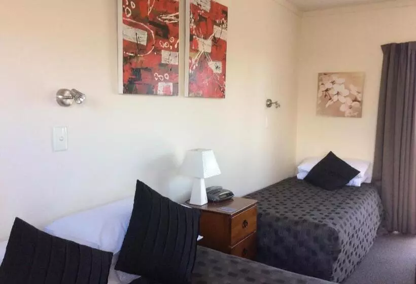 استودیوی استاندارد, Asure Kapiti Court Motel