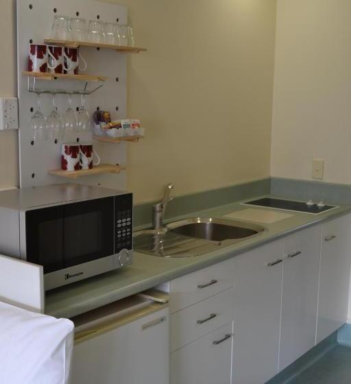 Апартаменты 1 Спальня, Colonial Lodge Motel