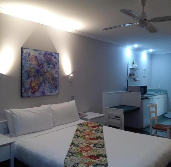 Номер Стандарт с Гидромассажем, Colonial Lodge Motel