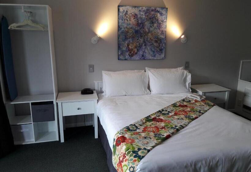 Номер Стандарт с Гидромассажем, Colonial Lodge Motel