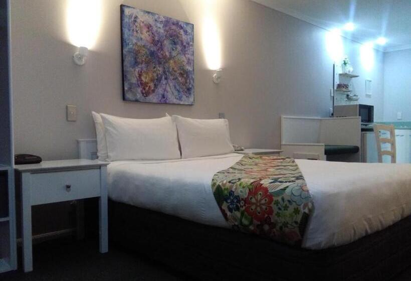 Номер Стандарт с Гидромассажем, Colonial Lodge Motel