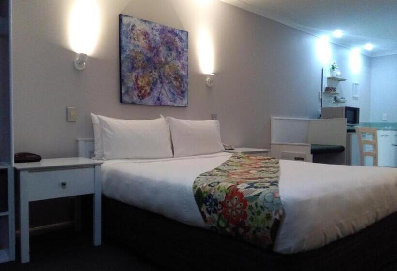 Номер Стандарт с Гидромассажем, Colonial Lodge Motel