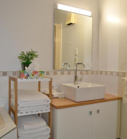 Номер Стандарт с Гидромассажем, Colonial Lodge Motel