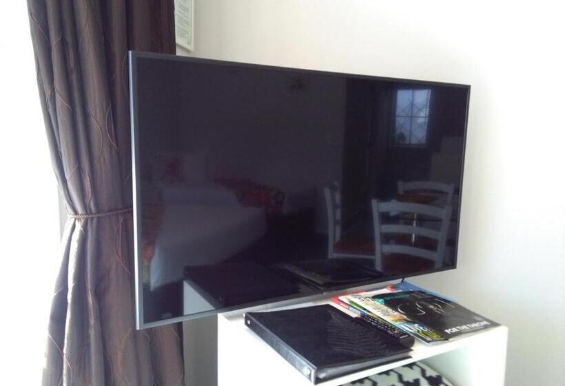 Номер Стандарт Индивидуальный Кровать Куин, Colonial Lodge Motel