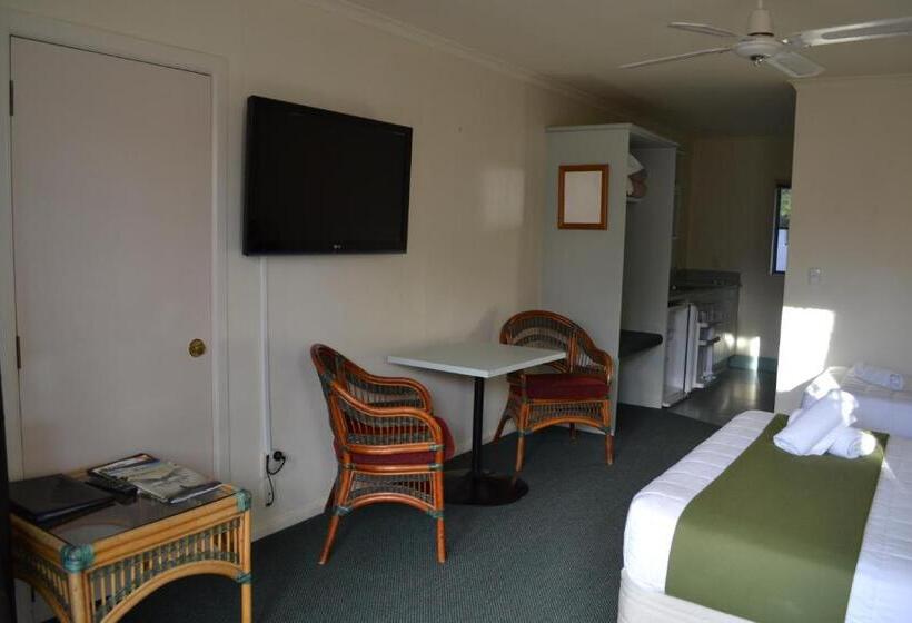 Номер Стандарт Индивидуальный Кровать Куин, Colonial Lodge Motel