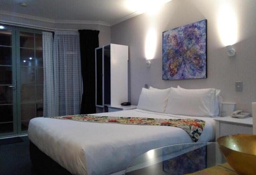 Номер Стандарт с Гидромассажем, Colonial Lodge Motel