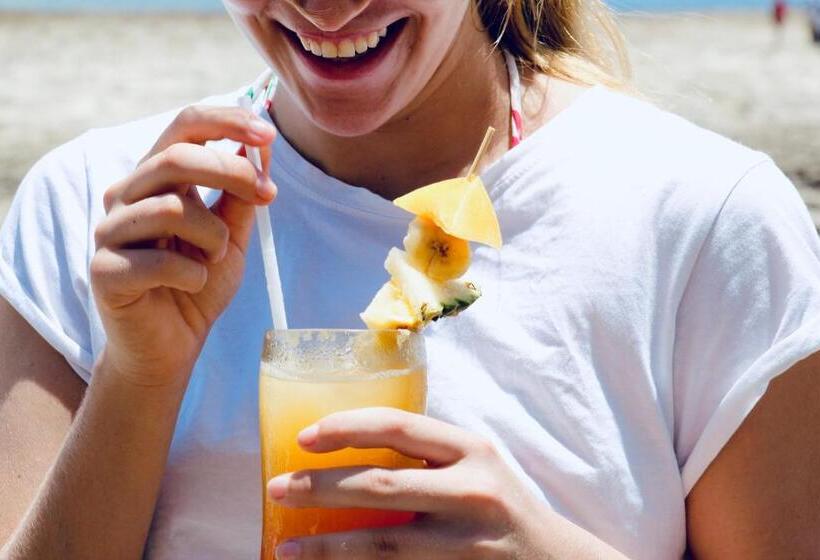 اتاق خانوادگی, Ocean Sports Resort