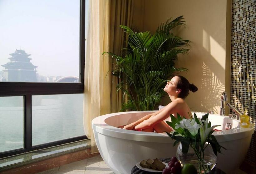 غرفة ديلوكس مطلة على البحيرة, New Century Grand Hotel Kaifeng