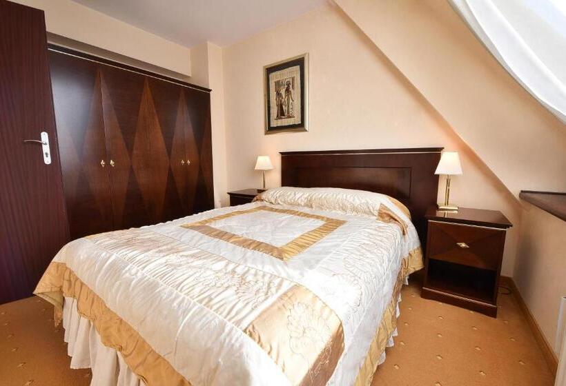 Полулюкс, Piramida Park Hotel & Wellness