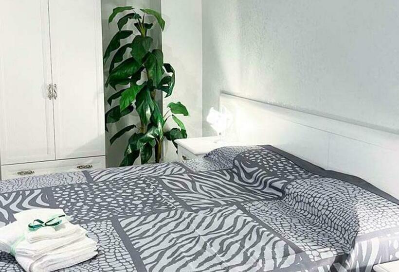 标准间, Casa Regina Margherita, Possibilità Di Posteggio Moto E Bici