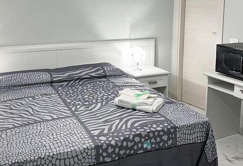 豪华房间, Casa Regina Margherita, Possibilità Di Posteggio Moto E Bici