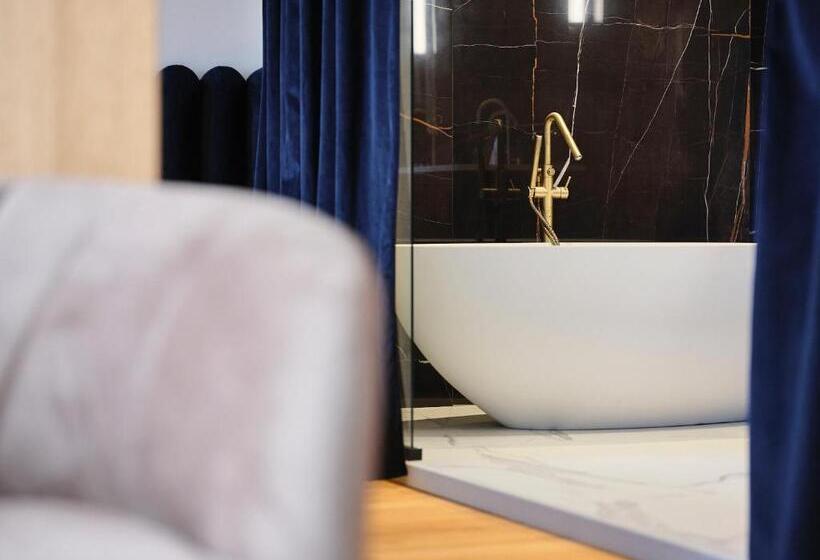 سوییت لوکس, Maison Heym Bordeaux