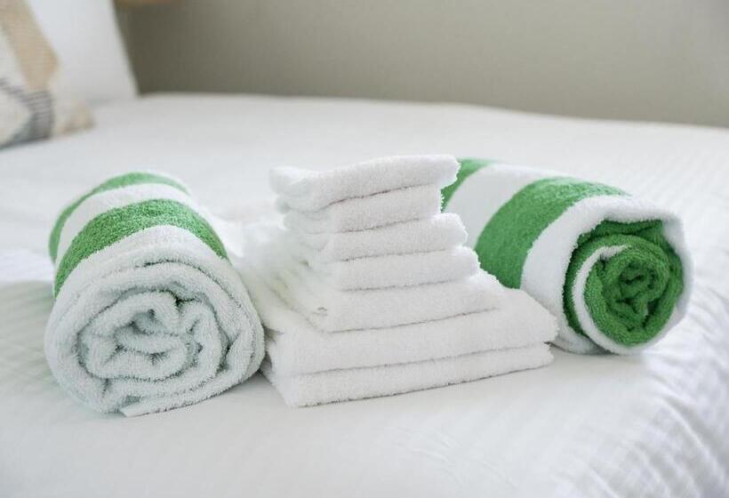 جناح جونيور, The Marbella