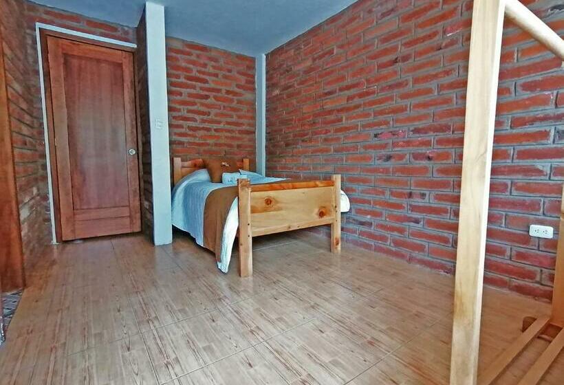 اتاق استاندارد یک نفره, Lagoon Hotel Chugchilan