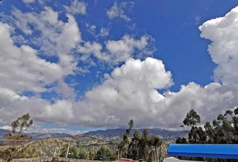 اتاق استاندارد یک نفره, Lagoon Hotel Chugchilan