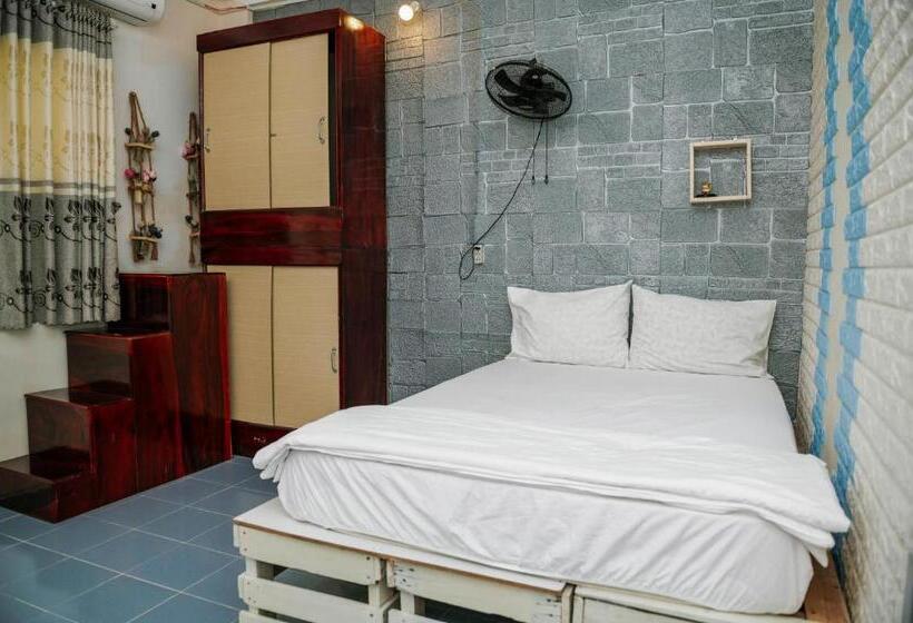 اتاق استاندارد با تخت بزرگ, Bụi Hostel Bến Tàu Rạch Giá