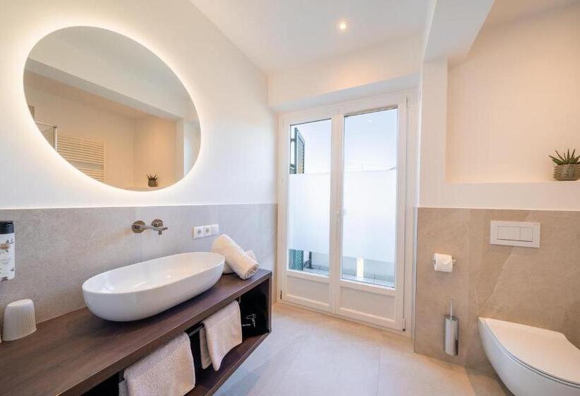 标准间带阳台, Frangart An Der Weinstraße