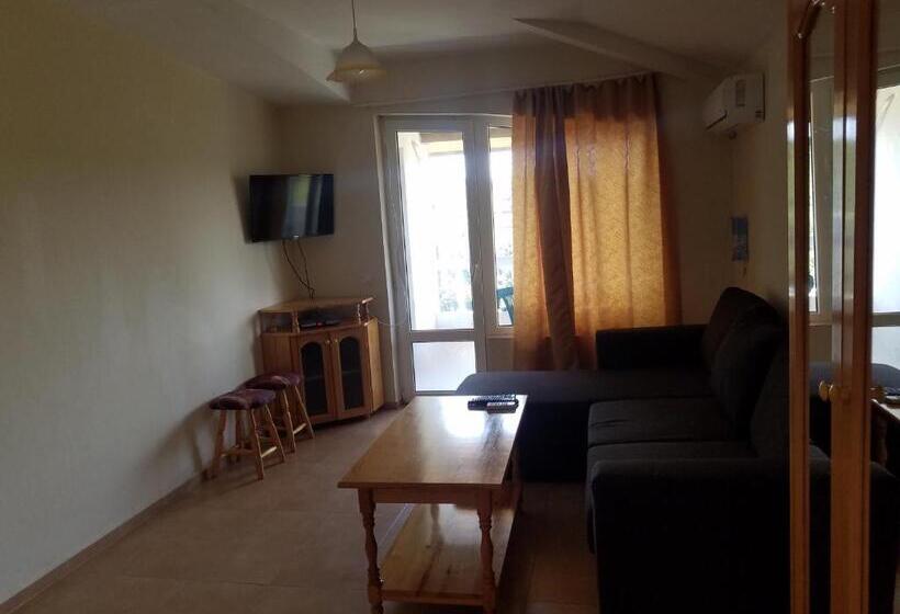 Апартаменты 1 Спальня Вид на Море, Guest House Chalakov