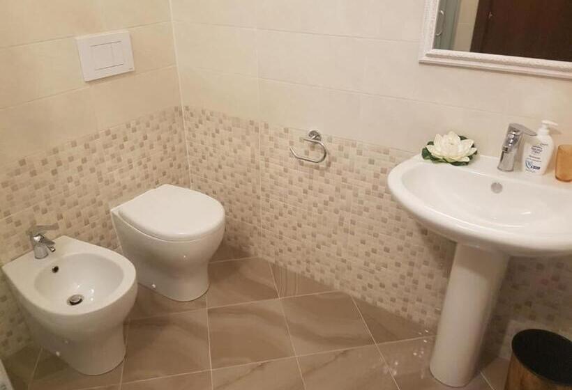 舒适三人间, Bebarcobalenogallipoli