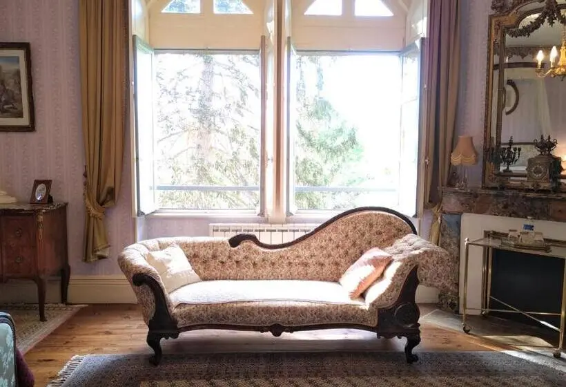 ガーデンビュースタンダードルーム, Château De La Vernède, La Grande Vernède