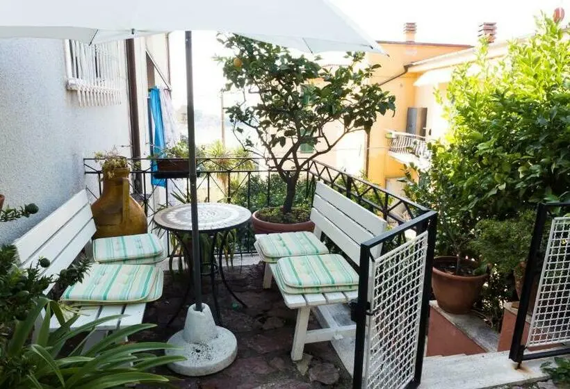 اتاق استاندارد, Golfo Dei Poeti