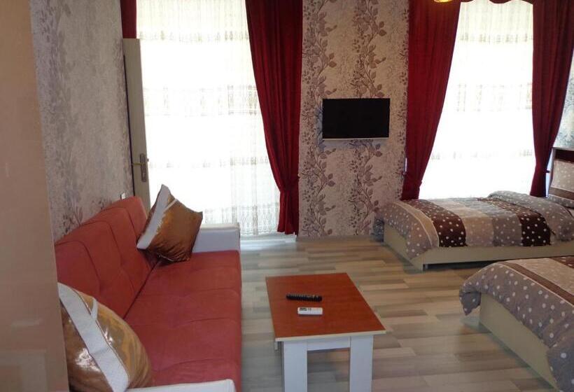 اتاق لوکس سه تخته, Tubram S Ailəvi Qonaq Evi