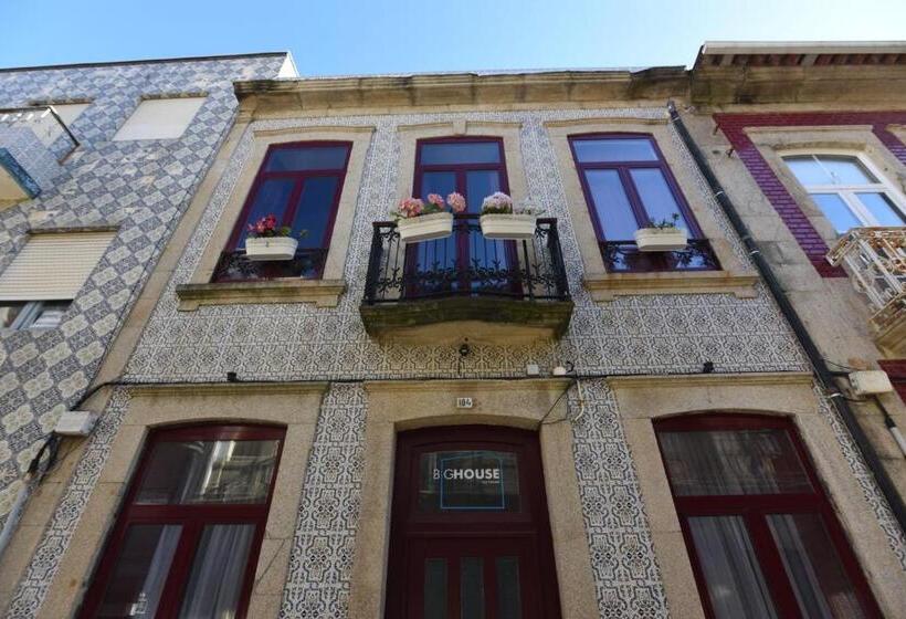 غرفة ديلوكس, Big House