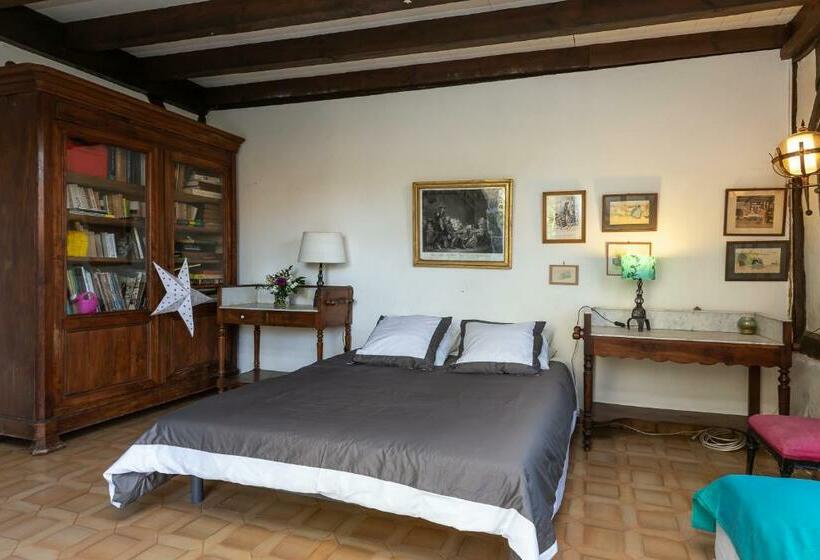 اتاق استاندارد با سرویس بهداشتی مشترک, Le Grand Yote