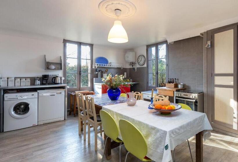 اتاق استاندارد با سرویس بهداشتی مشترک, Le Grand Yote