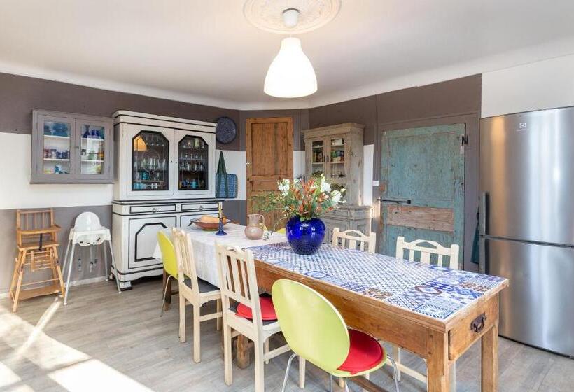 اتاق استاندارد با سرویس بهداشتی مشترک, Le Grand Yote